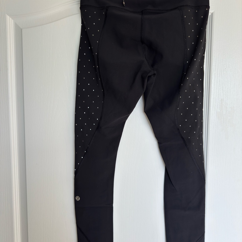 Black lululemon Leggings with Zipper Pocket size 6